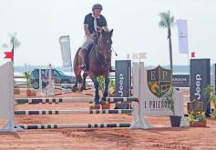 Foto de la galería: Federal de Saltos Hípicos: El Palenque convocó al encuentro en un finde de campo en Nemesio Parma 