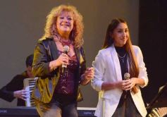 Foto de la galería: Cantoras Misioneras: Susana Moreno en una noche de folclore, tango y homenaje en el Teatro de Prosa