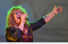 Foto de la galería: Cantoras Misioneras: Susana Moreno en una noche de folclore, tango y homenaje en el Teatro de Prosa