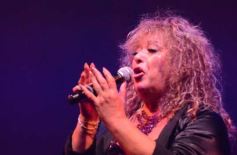 Foto de la galería: Cantoras Misioneras: Susana Moreno en una noche de folclore, tango y homenaje en el Teatro de Prosa