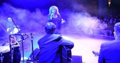 Foto de la galería: Cantoras Misioneras: Susana Moreno en una noche de folclore, tango y homenaje en el Teatro de Prosa