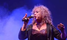 Foto de la galería: Cantoras Misioneras: Susana Moreno en una noche de folclore, tango y homenaje en el Teatro de Prosa