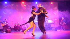 Foto de la galería: Cantoras Misioneras: Susana Moreno en una noche de folclore, tango y homenaje en el Teatro de Prosa