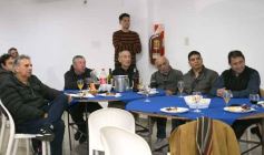 Foto de la galería: Merecido agasajo y afecto se sumaron a los 53 años de Fórmula Tuerca del histórico conductor Carlos Garcia Coni