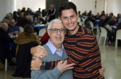 Foto de la galería: Merecido agasajo y afecto se sumaron a los 53 años de Fórmula Tuerca del histórico conductor Carlos Garcia Coni