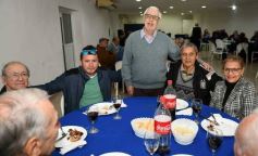 Foto de la galería: Merecido agasajo y afecto se sumaron a los 53 años de Fórmula Tuerca del histórico conductor Carlos Garcia Coni