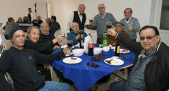 Foto de la galería: Merecido agasajo y afecto se sumaron a los 53 años de Fórmula Tuerca del histórico conductor Carlos Garcia Coni