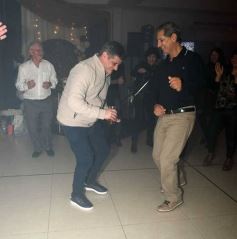 Foto de la galería: Con broche de oro, el Profe Julio César Viñales le puso fiesta a su jubilación