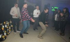 Foto de la galería: Con broche de oro, el Profe Julio César Viñales le puso fiesta a su jubilación