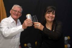 Foto de la galería: Con broche de oro, el Profe Julio César Viñales le puso fiesta a su jubilación