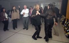 Foto de la galería: Con broche de oro, el Profe Julio César Viñales le puso fiesta a su jubilación