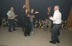 Foto de la galería: Con broche de oro, el Profe Julio César Viñales le puso fiesta a su jubilación