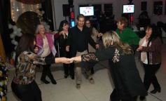 Foto de la galería: Con broche de oro, el Profe Julio César Viñales le puso fiesta a su jubilación
