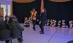 Foto de la galería: Con broche de oro, el Profe Julio César Viñales le puso fiesta a su jubilación