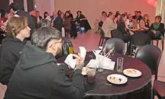 Foto de la galería: Con broche de oro, el Profe Julio César Viñales le puso fiesta a su jubilación