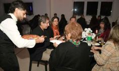 Foto de la galería: Con broche de oro, el Profe Julio César Viñales le puso fiesta a su jubilación