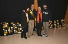 Foto de la galería: Con broche de oro, el Profe Julio César Viñales le puso fiesta a su jubilación