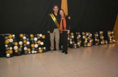 Foto de la galería: Con broche de oro, el Profe Julio César Viñales le puso fiesta a su jubilación