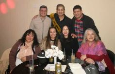 Foto de la galería: Con broche de oro, el Profe Julio César Viñales le puso fiesta a su jubilación