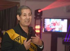 Foto de la galería: Con broche de oro, el Profe Julio César Viñales le puso fiesta a su jubilación