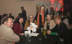 Foto de la galería: Con broche de oro, el Profe Julio César Viñales le puso fiesta a su jubilación