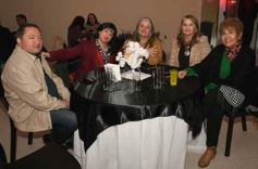 Foto de la galería: Con broche de oro, el Profe Julio César Viñales le puso fiesta a su jubilación