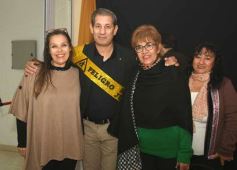 Foto de la galería: Con broche de oro, el Profe Julio César Viñales le puso fiesta a su jubilación