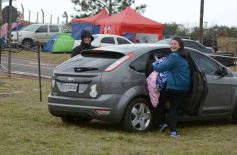 Sixto Fotografías. Deportes. Autódromo de Posadas - TC en Posadas: todo el color del folclore fierrero en la previa de la primera largada