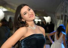 Foto de la galería: Estudiantina 2024: primera parte de la tradicional elección de Reyes de la Madre