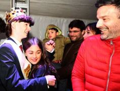 Foto de la galería: Madre de la Misericordia: Delfina Britto y Felipe Menor, los flamantes soberanos