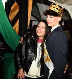 Foto de la galería: Madre de la Misericordia: Delfina Britto y Felipe Menor, los flamantes soberanos