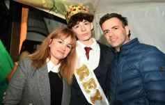 Foto de la galería: Madre de la Misericordia: Delfina Britto y Felipe Menor, los flamantes soberanos