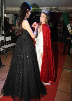 Foto de la galería: Madre de la Misericordia: Delfina Britto y Felipe Menor, los flamantes soberanos