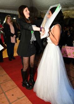 Foto de la galería: Madre de la Misericordia: Delfina Britto y Felipe Menor, los flamantes soberanos