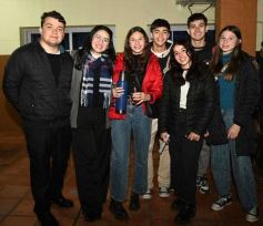 Foto de la galería: Anticipando la fiesta de los estudiantes, el Santa Catalina presentó su competencia de bandas