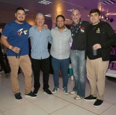 Foto de la galería: Marito y sus amigos: 1ra parte de la noche de celebración en el Club Tacurú