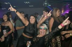 Foto de la galería: Marito y sus amigos: 1ra parte de la noche de celebración en el Club Tacurú