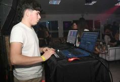 Foto de la galería: Marito y sus amigos: 1ra parte de la noche de celebración en el Club Tacurú