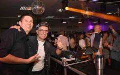 Foto de la galería: Marito y sus amigos: 1ra parte de la noche de celebración en el Club Tacurú