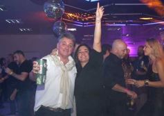 Foto de la galería: Junto a los amigos: 2da parte de la fiesta que llevó Marito Alcaráz en el Tacurú