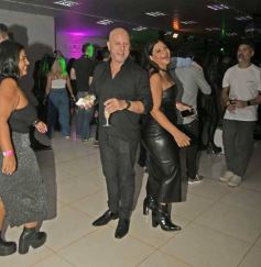 Foto de la galería: Junto a los amigos: 2da parte de la fiesta que llevó Marito Alcaráz en el Tacurú