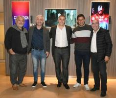 Foto de la galería: Se estrenó El Juego de tu vida, broche personal y profesional para el director Fernando Rojas Arrizabalaga