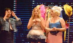 Foto de la galería: A sala llena, todo el éxito del debut de Antisiesta en el teatro