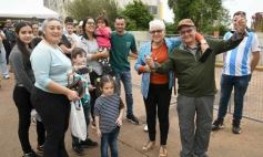 Foto de la galería: Visita histórica: las copas de la Scaloneta dejaron otro recuerdo inolvidable en su paso por la tierra colorada 