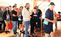 Foto de la galería: Visita histórica: las copas de la Scaloneta dejaron otro recuerdo inolvidable en su paso por la tierra colorada 