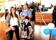 Foto de la galería: Visita histórica: las copas de la Scaloneta dejaron otro recuerdo inolvidable en su paso por la tierra colorada 