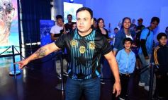 Foto de la galería: Visita histórica: las copas de la Scaloneta dejaron otro recuerdo inolvidable en su paso por la tierra colorada 