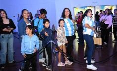 Foto de la galería: Visita histórica: las copas de la Scaloneta dejaron otro recuerdo inolvidable en su paso por la tierra colorada 