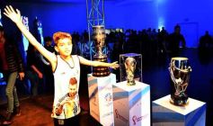 Foto de la galería: Visita histórica: las copas de la Scaloneta dejaron otro recuerdo inolvidable en su paso por la tierra colorada 