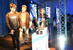 Foto de la galería: Visita histórica: las copas de la Scaloneta dejaron otro recuerdo inolvidable en su paso por la tierra colorada 